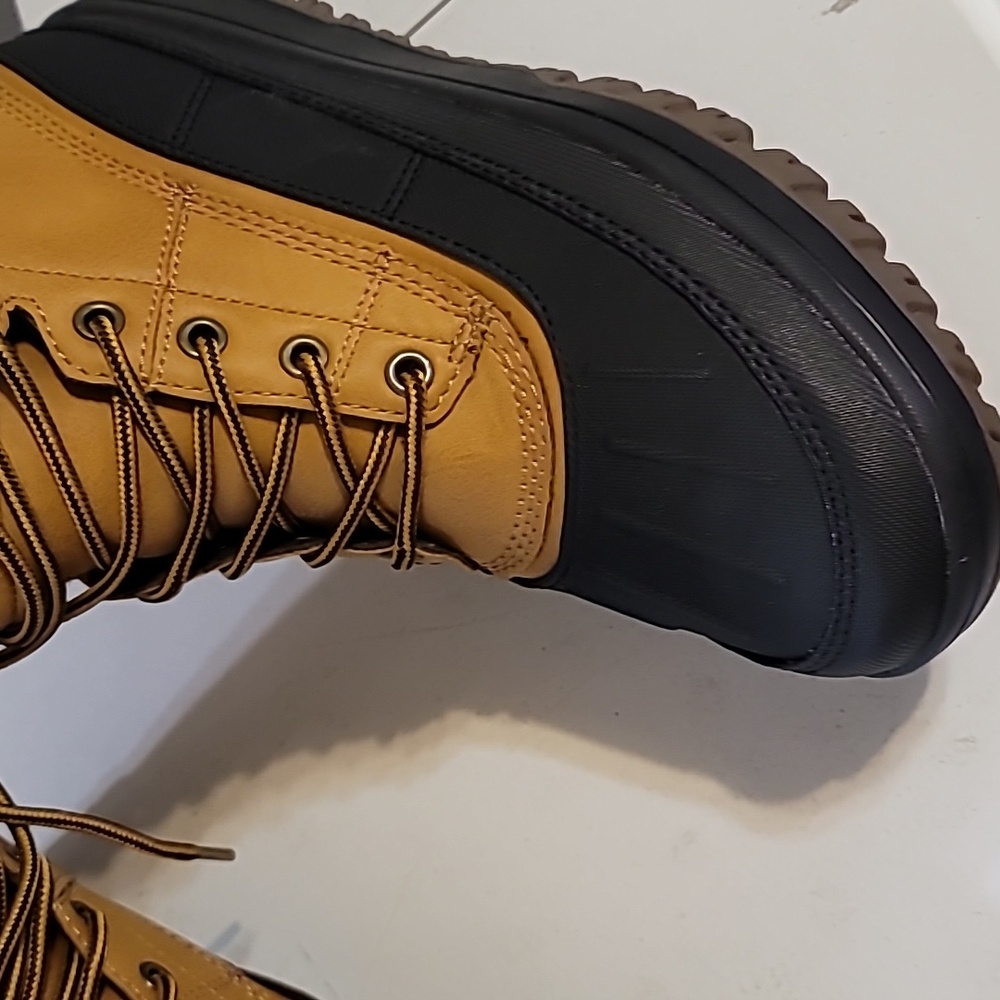 Boots - Picture 6 of 7
